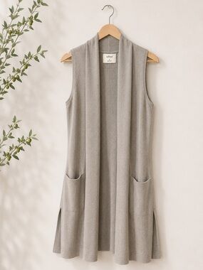 WILFRED | Aritzia Sleeveless Cardigan